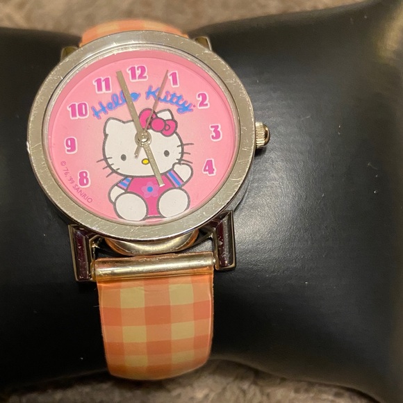 Vintage Sanrio Hello Kitty Pink and White Checkered Watch. With New Battery🌸 - Picture 2 of 3